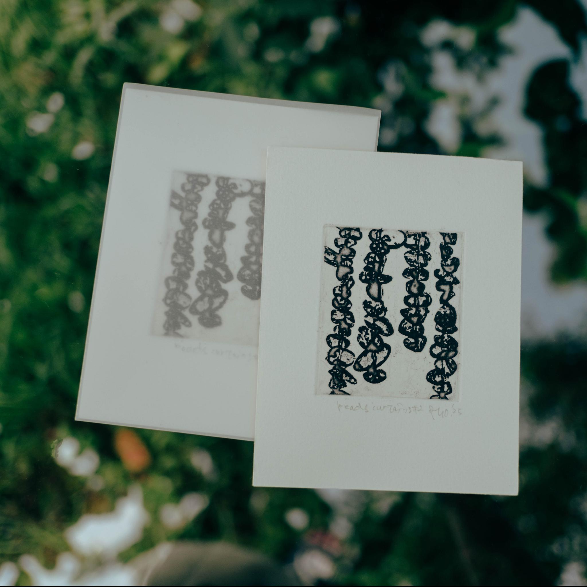 版画ゆうびん no.33 'beads curtain #2'（銅版画）